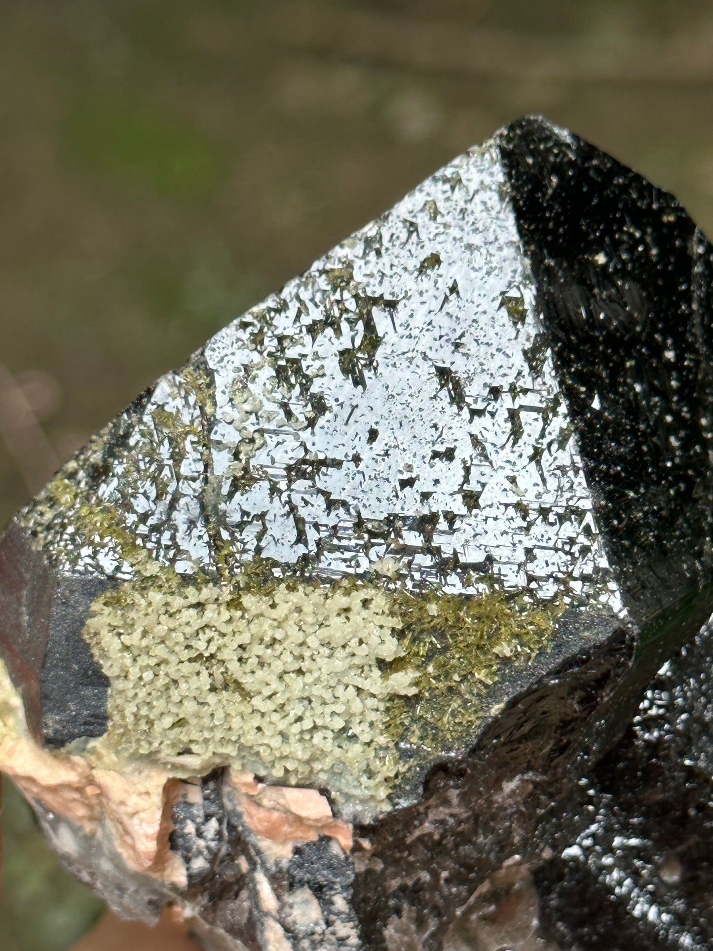 655 g Rare Record-keeper Morion Black Crystal Quartz Cluster/Rough Black Crystal/Bridge Black Quartz Point/Healing Crystal and Stone-120*78*65 mm