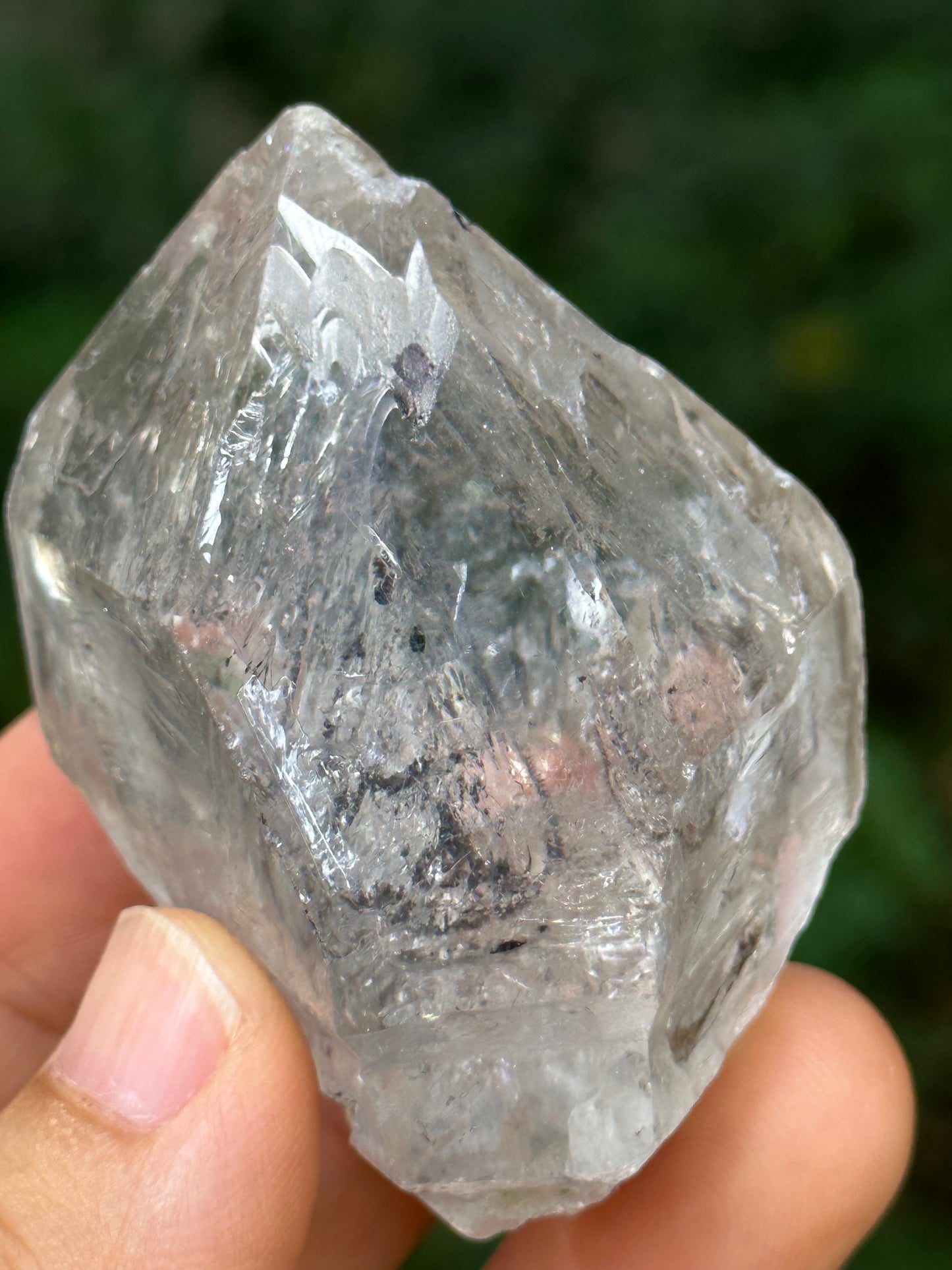 Natural Clear Double Terminated Enhydro Quartz with Multiple Moving Carbon & Bubbles Included in Crystal/Healing Crystal Point/Energy Quartz-90 g