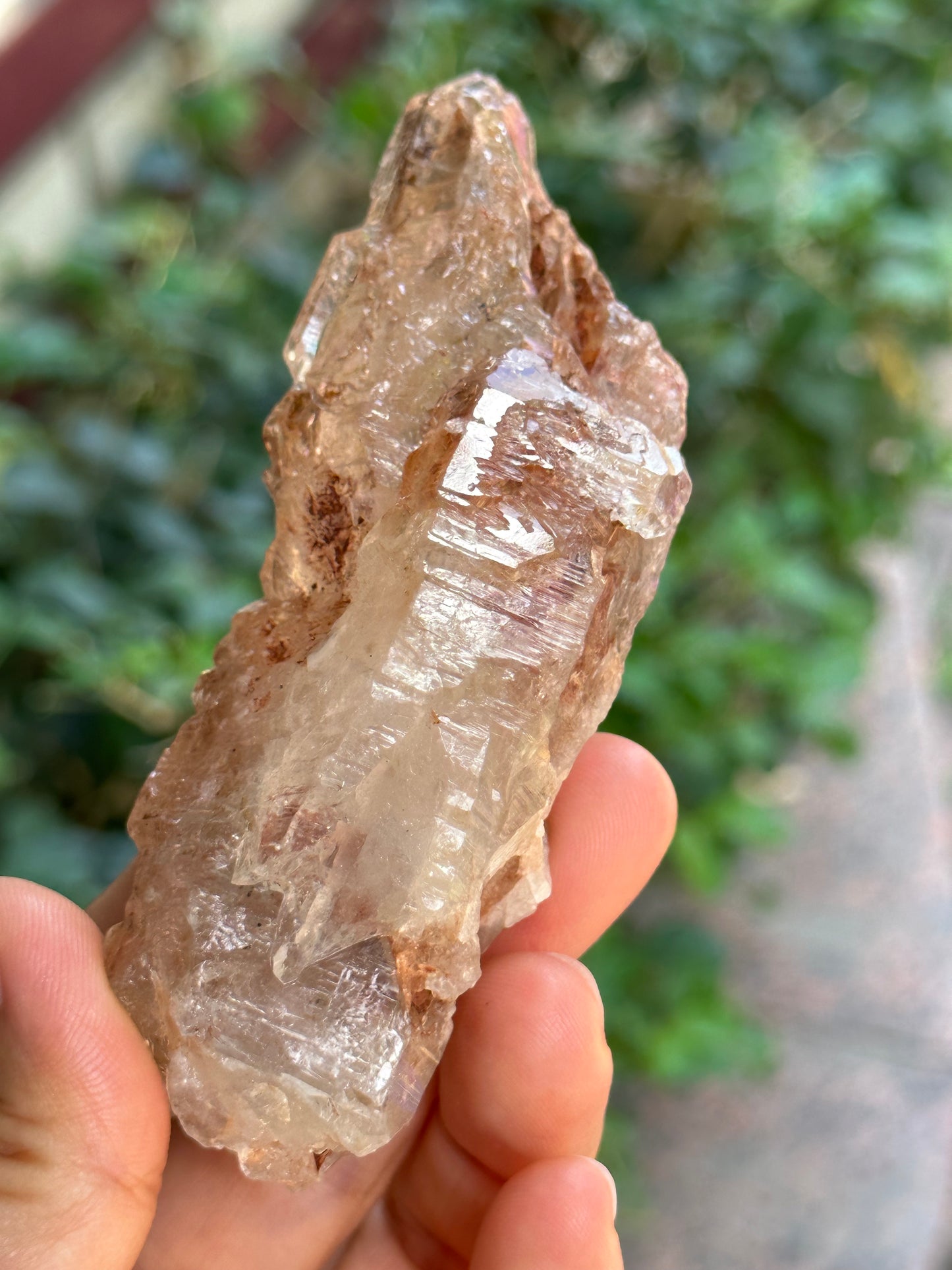 Rare Large Fluorescent Enhydro Skeletal Elestial Quartz Crystal Point with Moving Bubble Included-Madagascar crystal/Energy Quartz-153 g