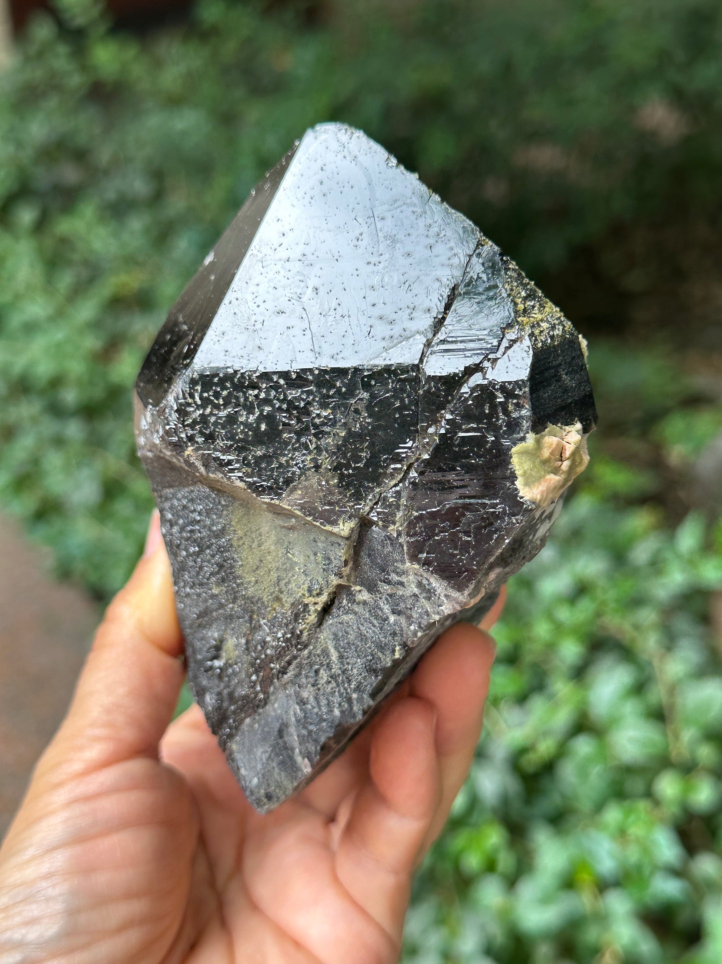 655 g Rare Record-keeper Morion Black Crystal Quartz Cluster/Rough Black Crystal/Bridge Black Quartz Point/Healing Crystal and Stone-120*78*65 mm