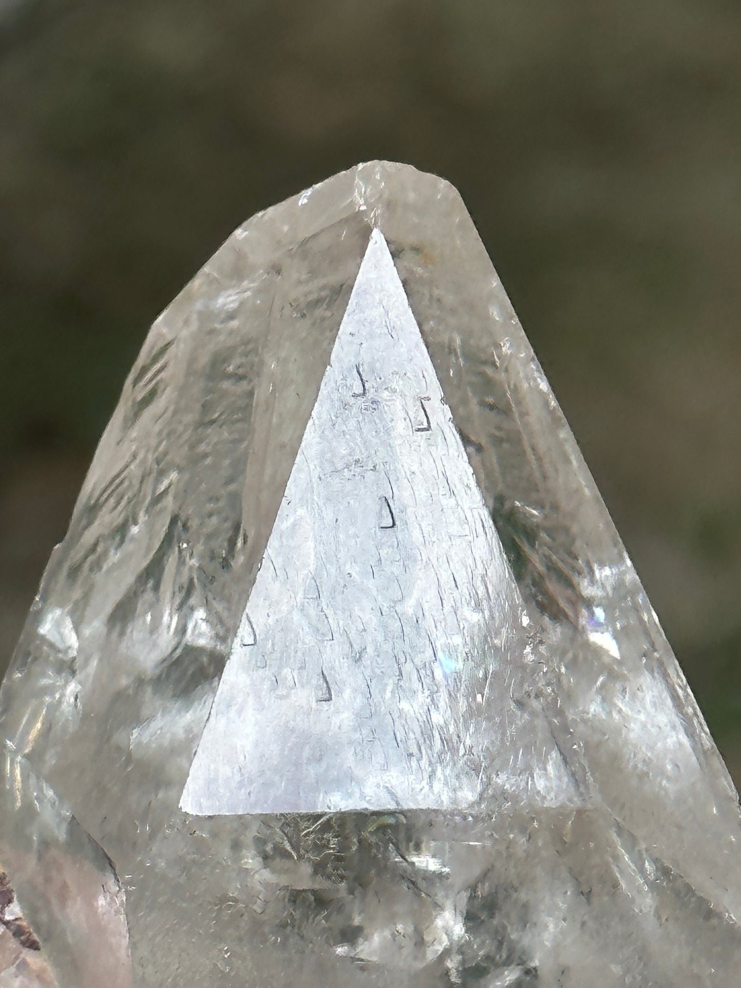 Himalayan Master Record-keeper Rainbow Quartz Crystal Point/Healing/Energy Quartz/Sirius Crystal/Meditation/Zen/Chakra- 97*44*37 mm 143 g