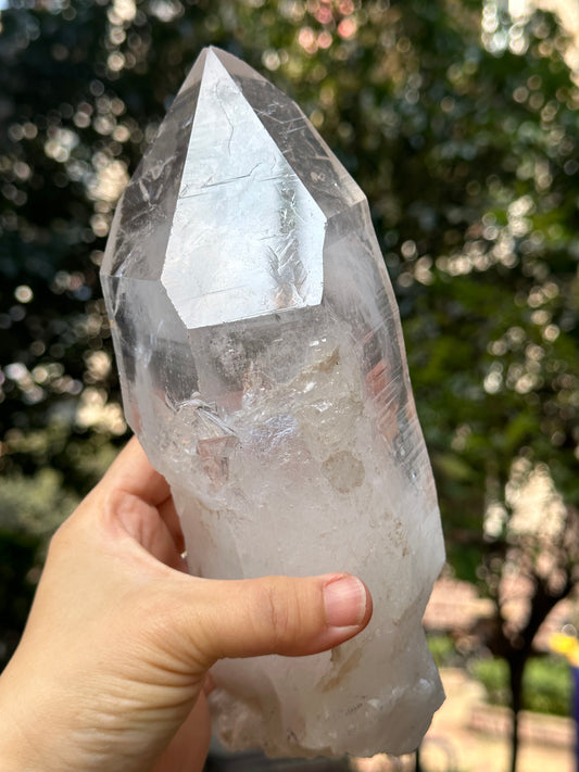 3.2 lbs Large Diamond Window Isis Quartz Lemurian Crystal Point with wooden stand/Meditation Stone/Energy Quartz-216*66*72 mm 1421 g