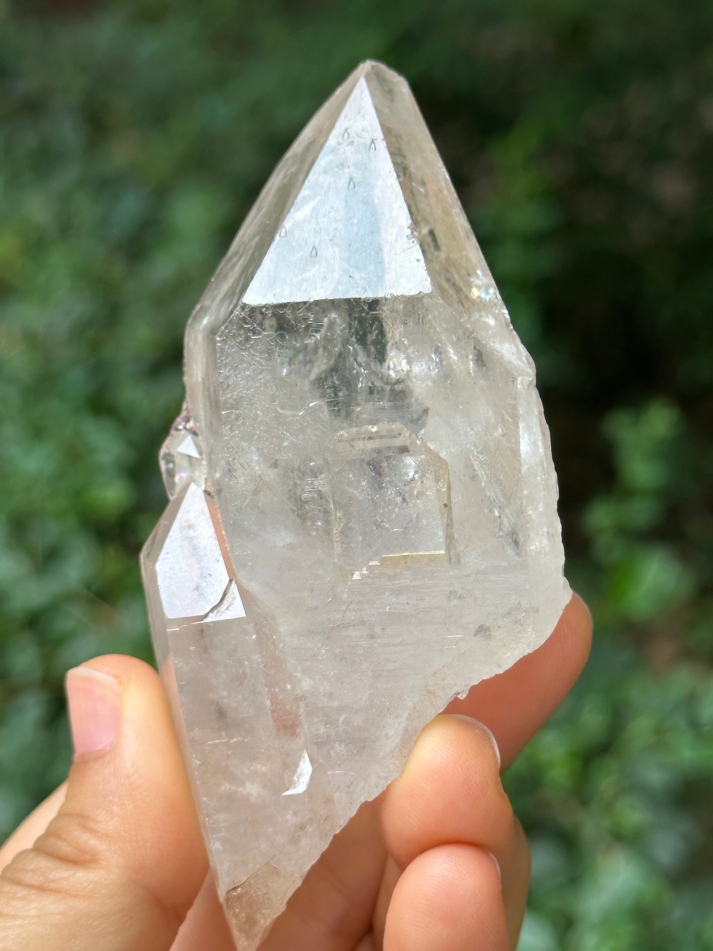 Himalayan Master Record-keeper Rainbow Quartz Crystal Point/Healing/Energy Quartz/Sirius Crystal/Meditation/Zen/Chakra- 97*44*37 mm 143 g