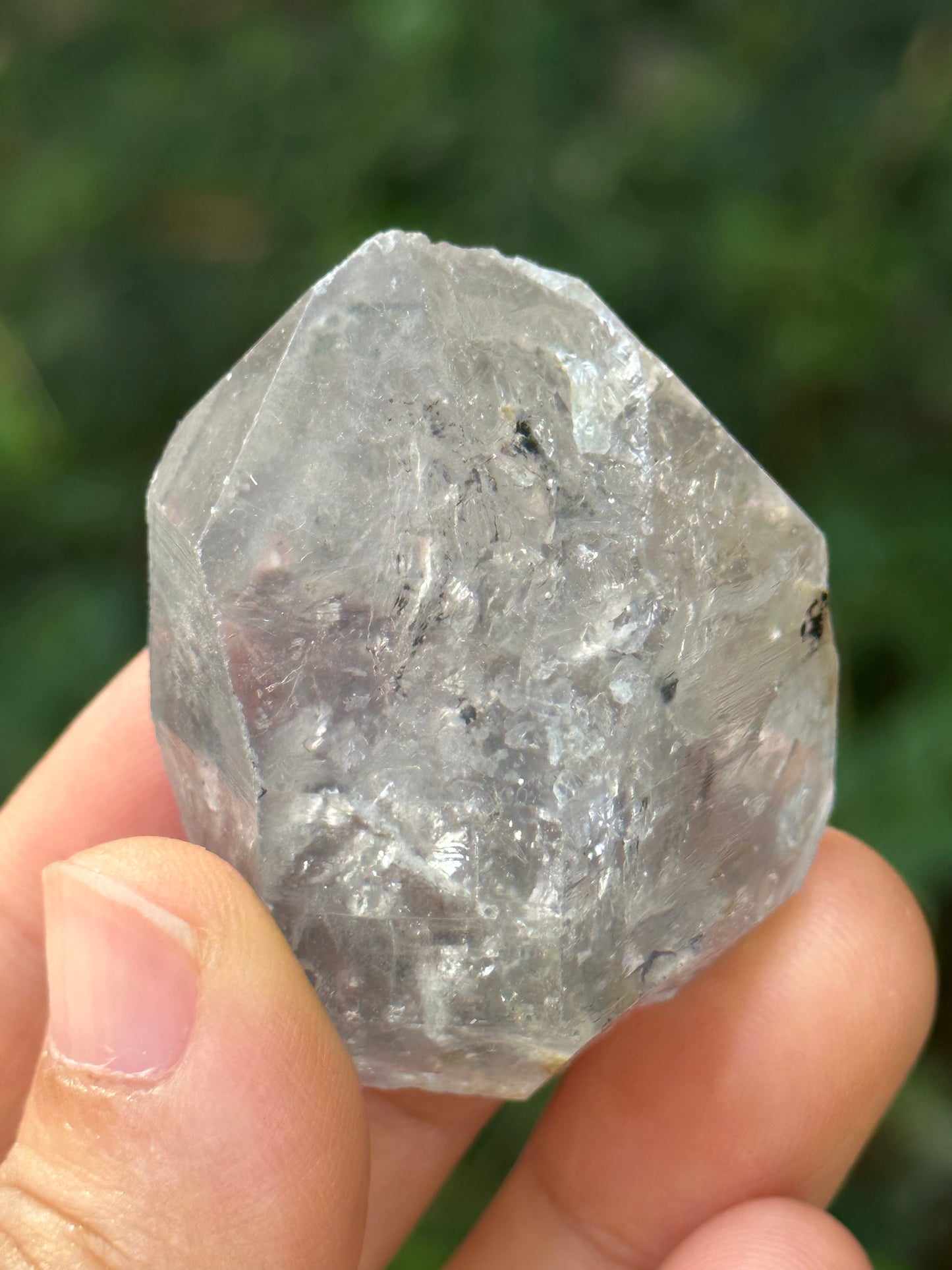 Natural Double Terminated Enhydro Quartz with Multiple Moving Carbon & Bubbles Included in Crystal/Healing Crystal Point/Energy Quartz-41 gSize(mm):43*35*26  mm weight:41 g