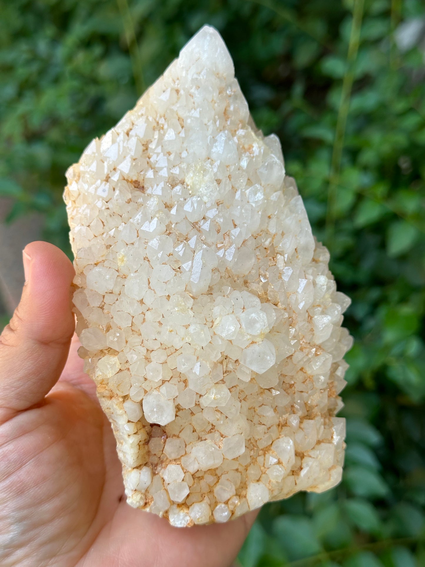 Castle Quartz Crystal Cluster/Laser Crystal/Secondary Crystallization Quartz-921 g 142*105*50 mm