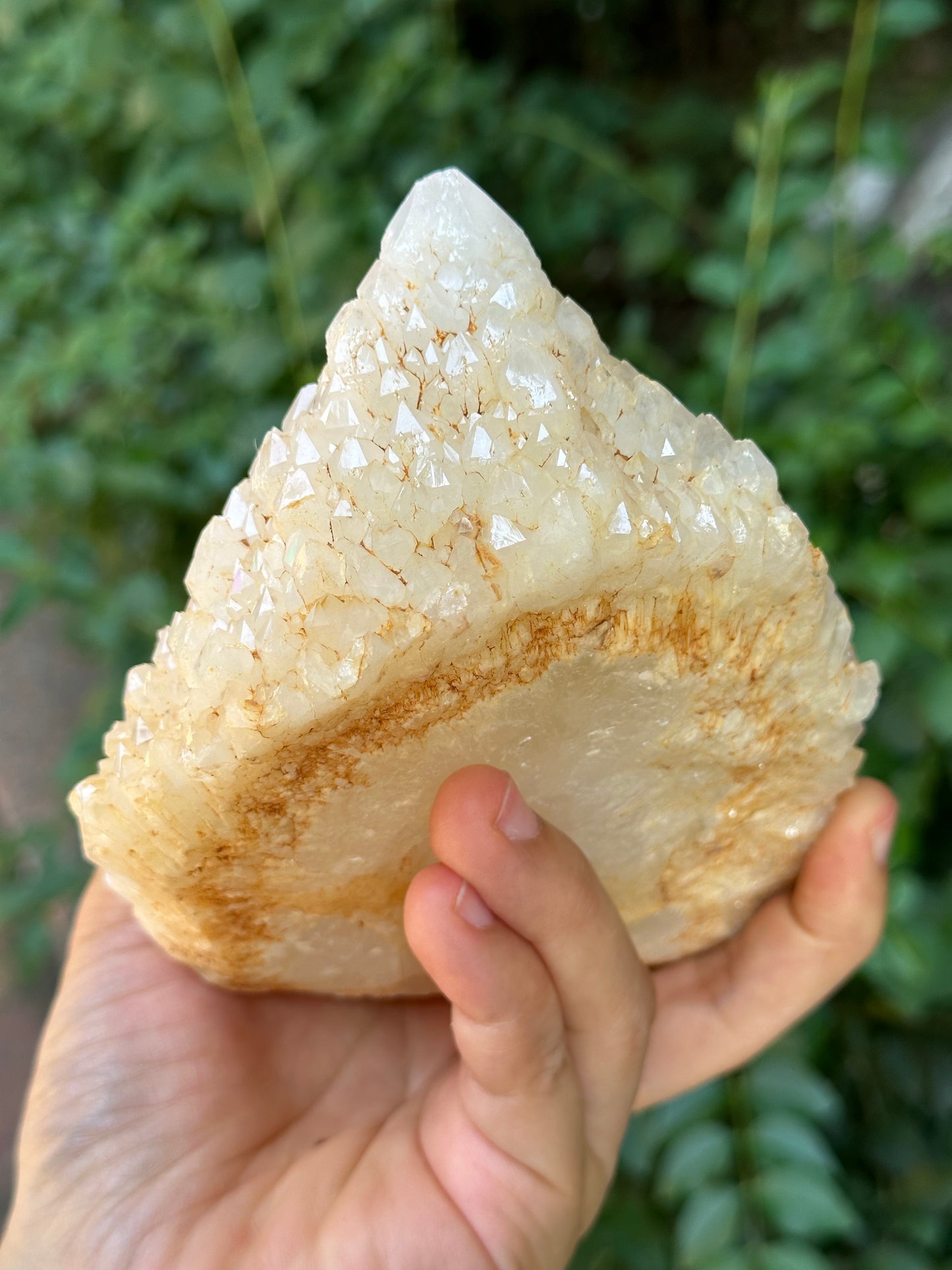 Castle Quartz Crystal Cluster/Laser Crystal/Secondary Crystallization Quartz-921 g 142*105*50 mm