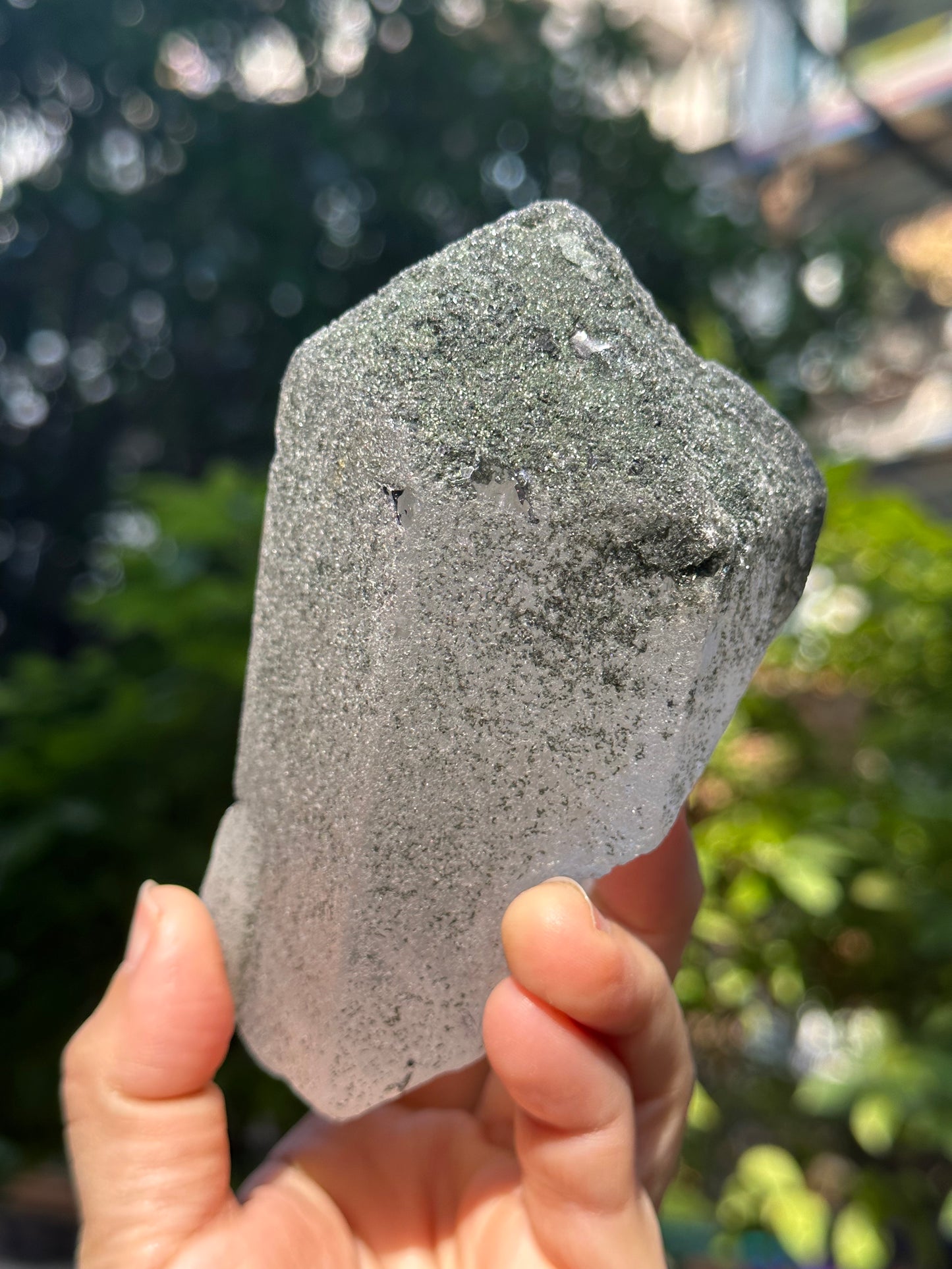 Shining Raw Himalayan Self-Healed Green Phantom Crystal Quartz Point/Chlorite Castle Quartz from Tibet- 132*71*60 mm 731 g