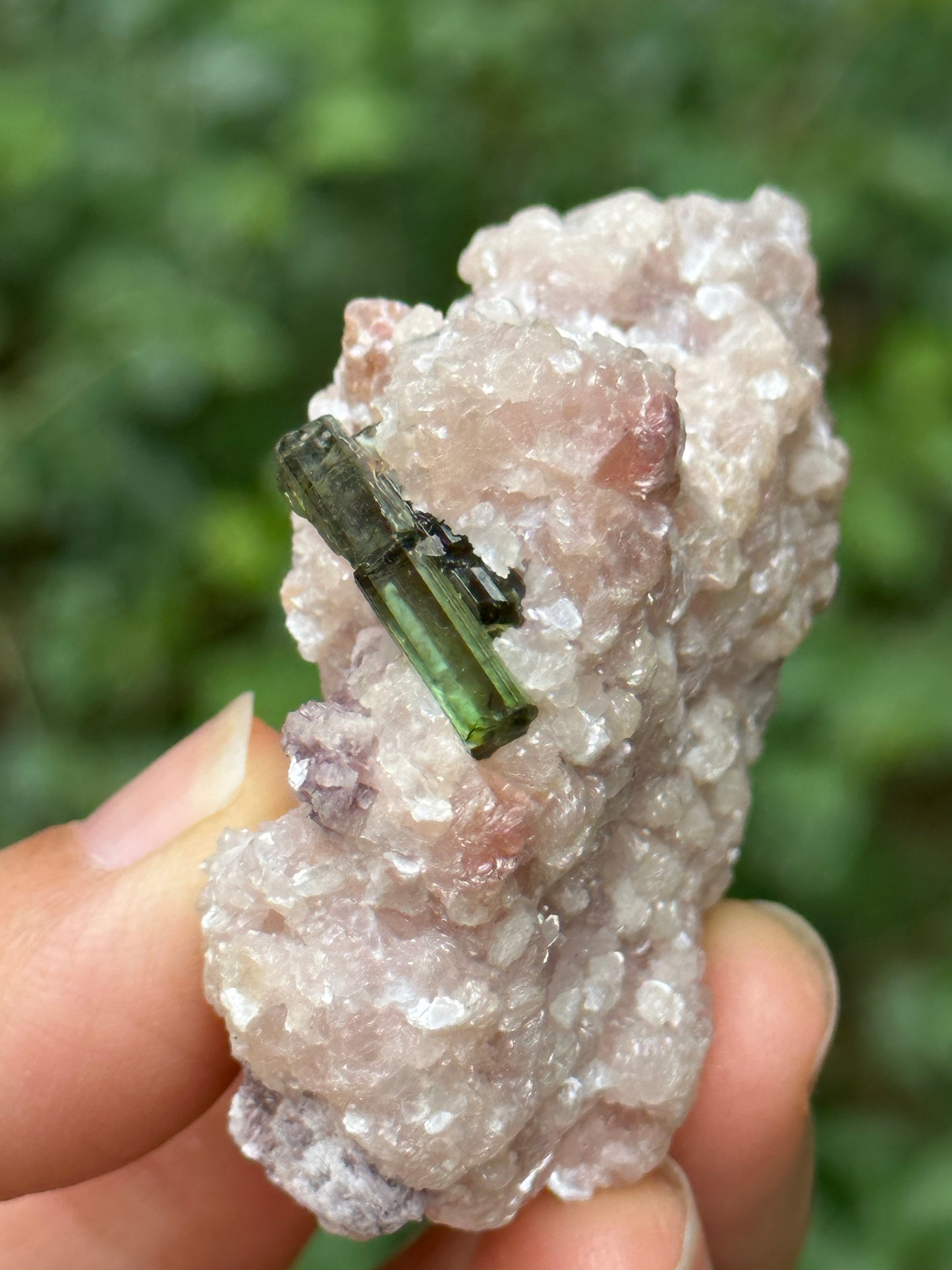 Clear Green Tourmaline Crystal Grow with Pink Muscovite Sericite