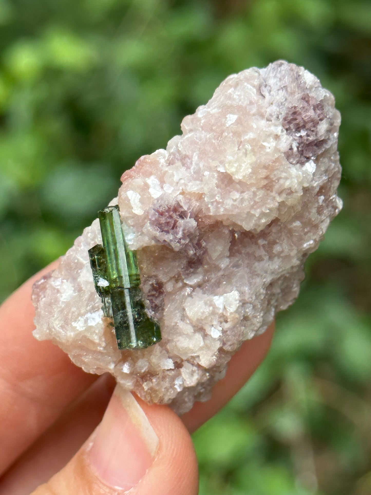 Clear Green Tourmaline Crystal Grow with Pink Muscovite Sericite