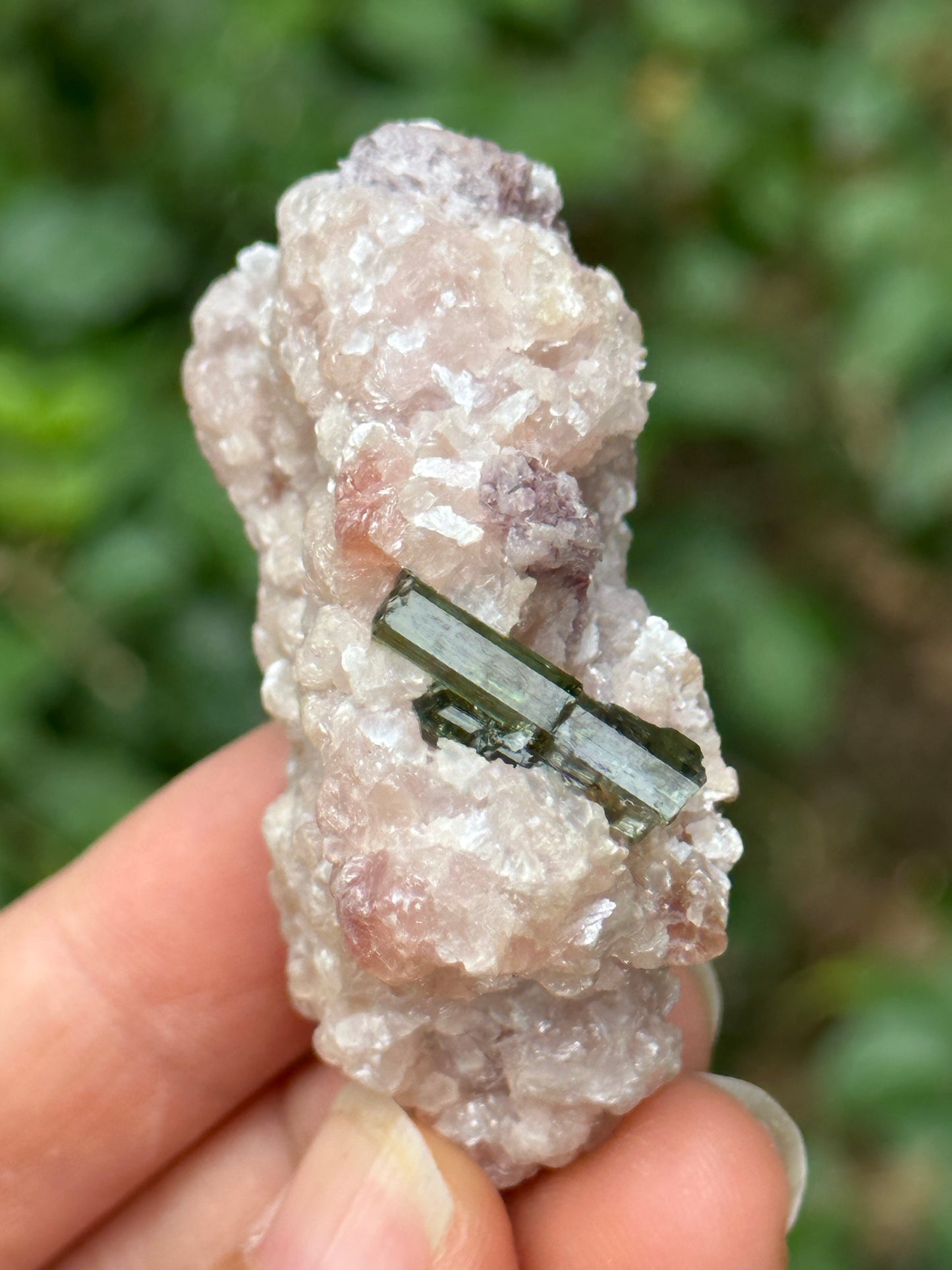 Clear Green Tourmaline Crystal Grow with Pink Muscovite Sericite