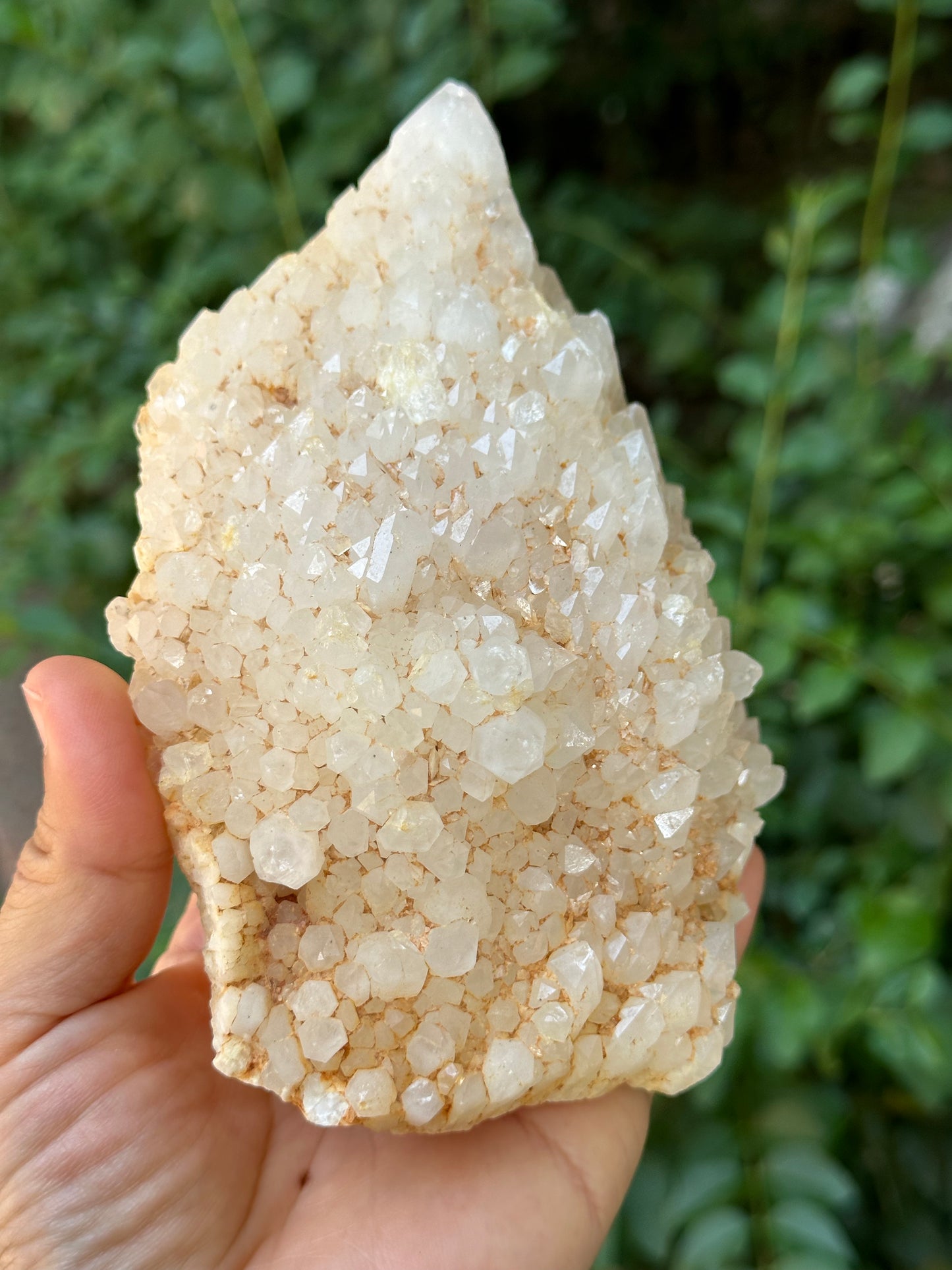 Castle Quartz Crystal Cluster/Laser Crystal/Secondary Crystallization Quartz-921 g 142*105*50 mm