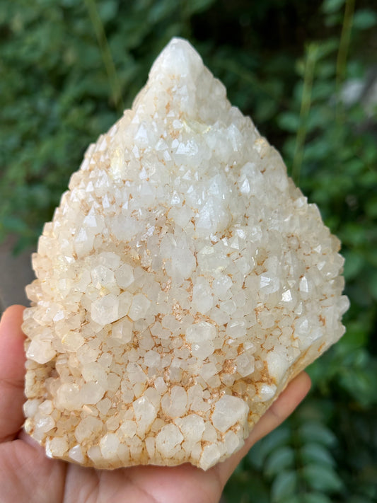 Castle Quartz Crystal Cluster/Laser Crystal/Secondary Crystallization Quartz-921 g 142*105*50 mm