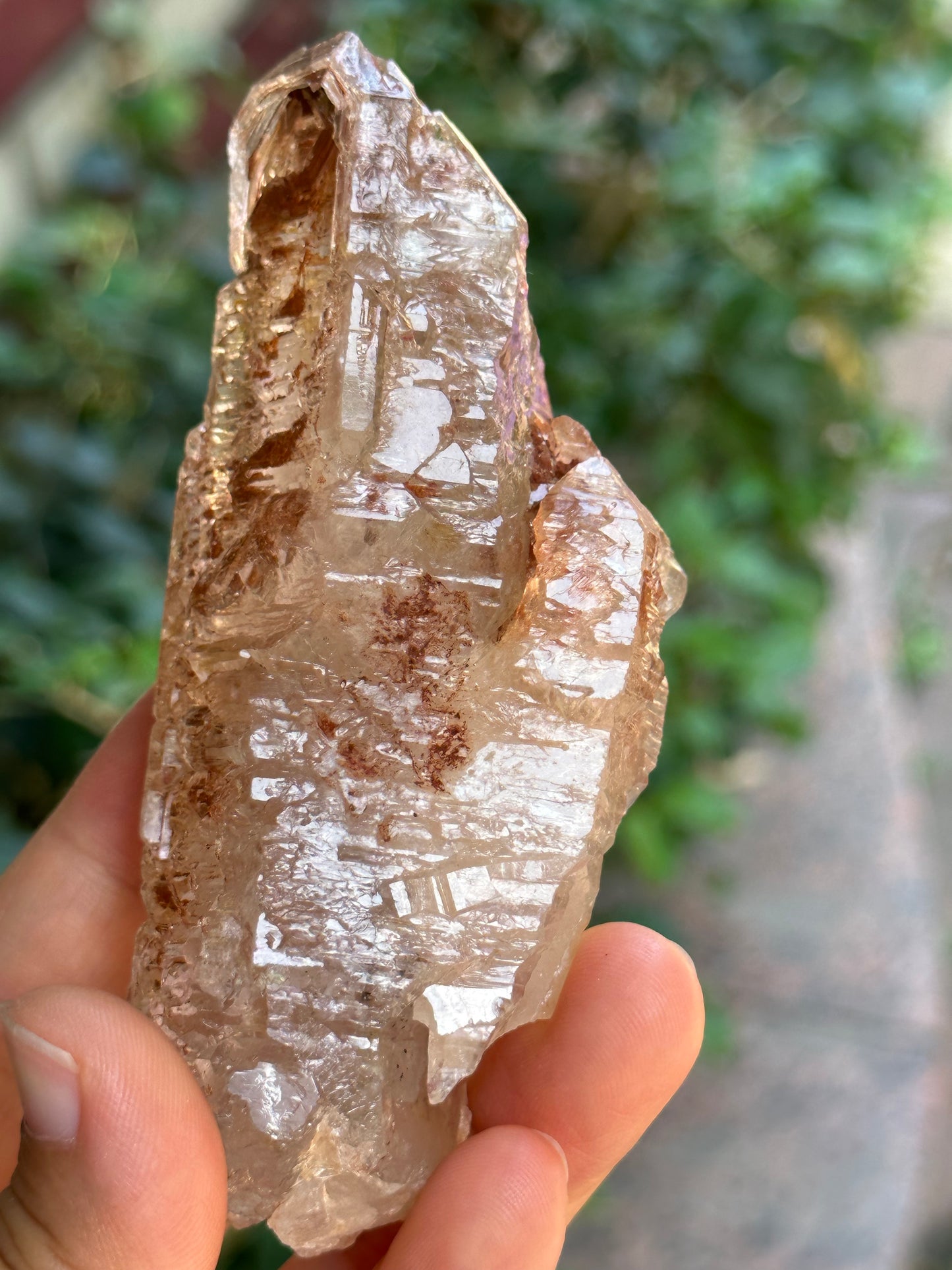 Rare Large Fluorescent Enhydro Skeletal Elestial Quartz Crystal Point with Moving Bubble Included-Madagascar crystal/Energy Quartz-153 g