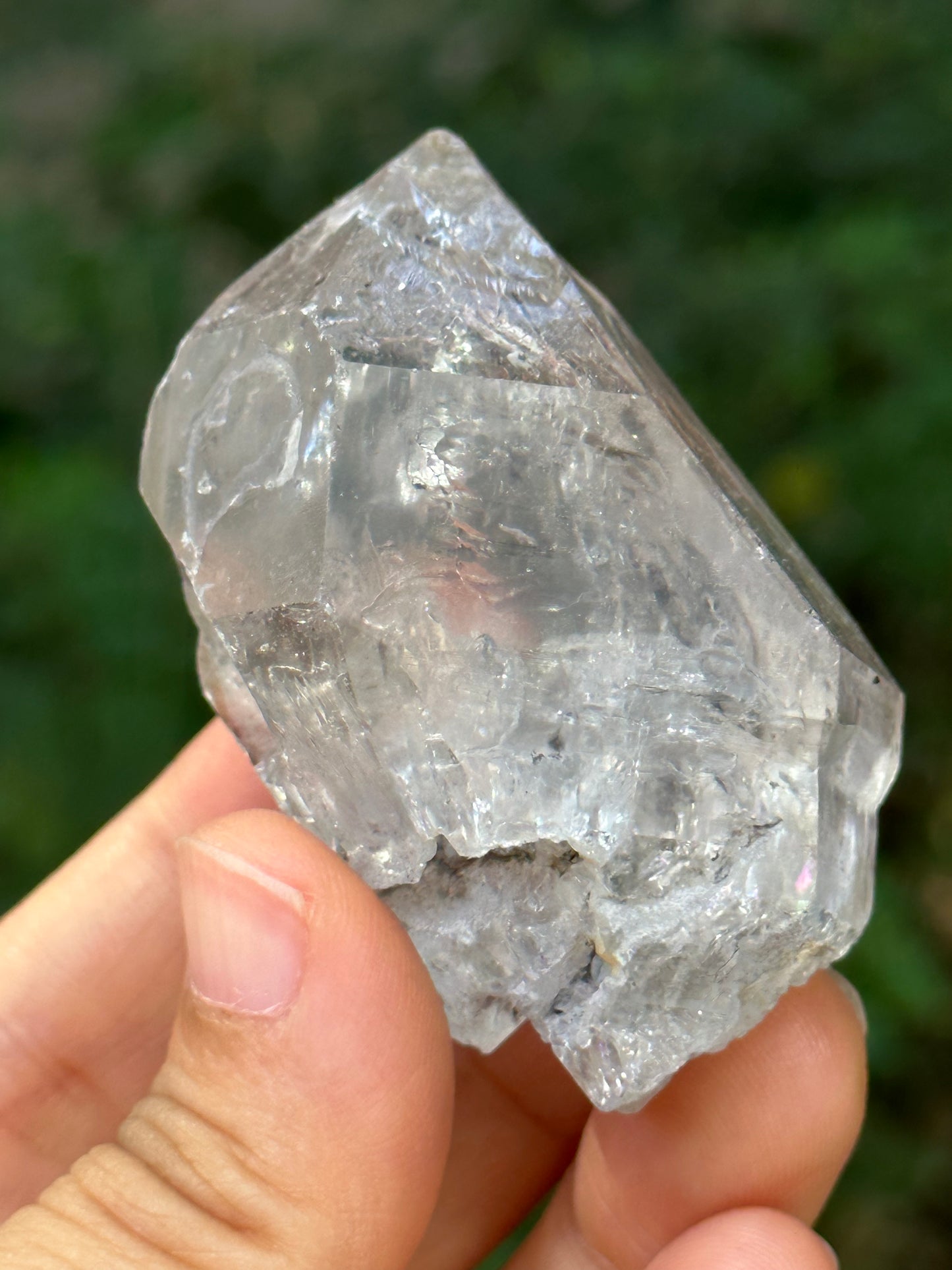 Natural Clear Double Terminated Enhydro Quartz with Multiple Moving Carbon & Bubbles Included in Crystal/Healing Crystal Point/Energy Quartz-90 g