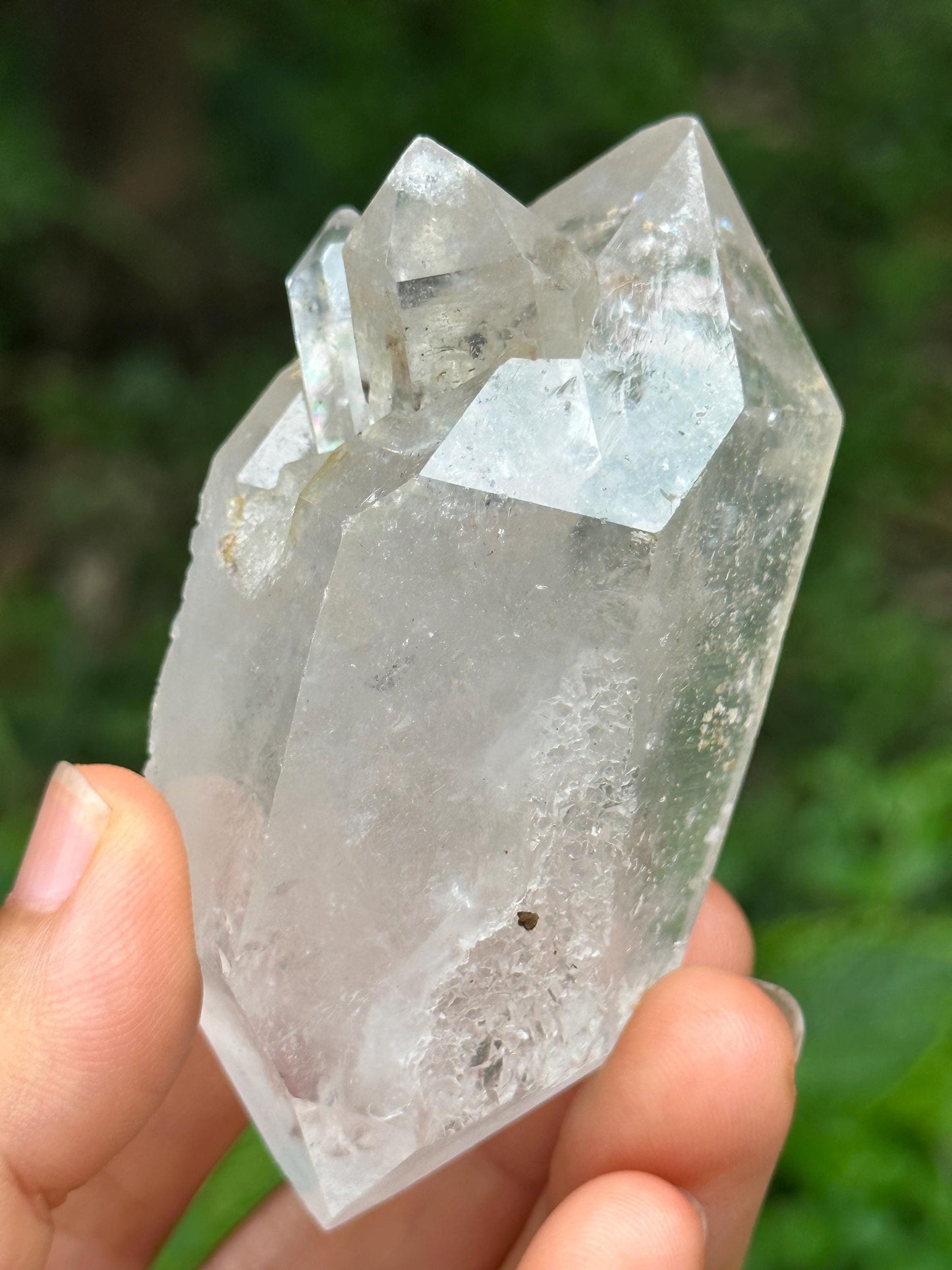 Natural Double Terminated Record-keeper Quartz Crystal Point/Floating Crystals/Yungui Energy Crystal/Healing Crystal/Meditation Crystal-134g