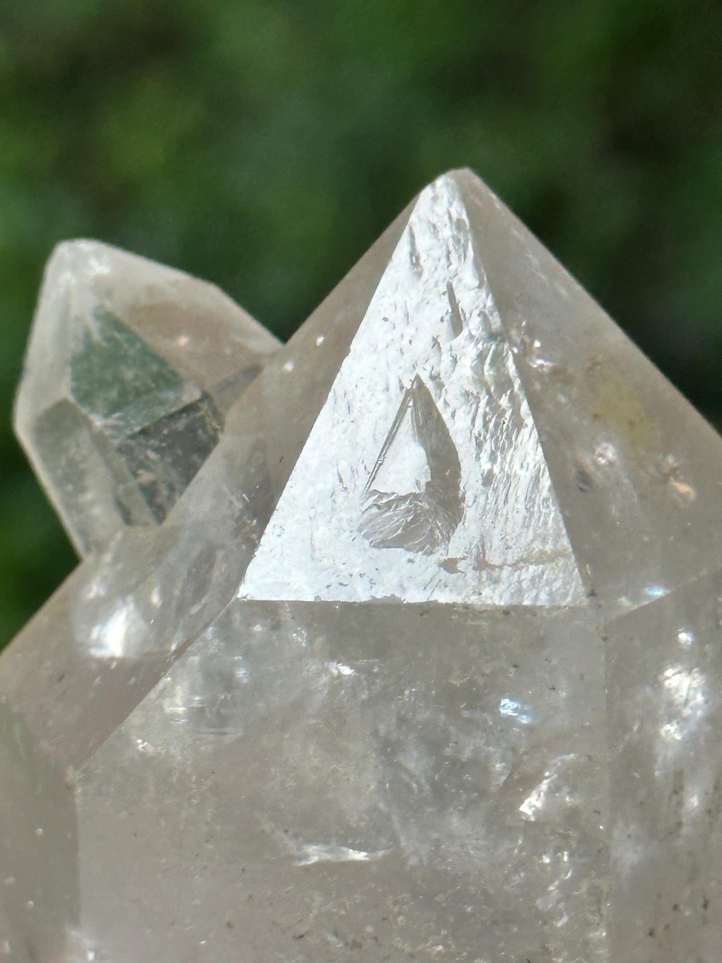 Natural Double Terminated Record-keeper Quartz Crystal Point/Floating Crystals/Yungui Energy Crystal/Healing Crystal/Meditation Crystal-134g