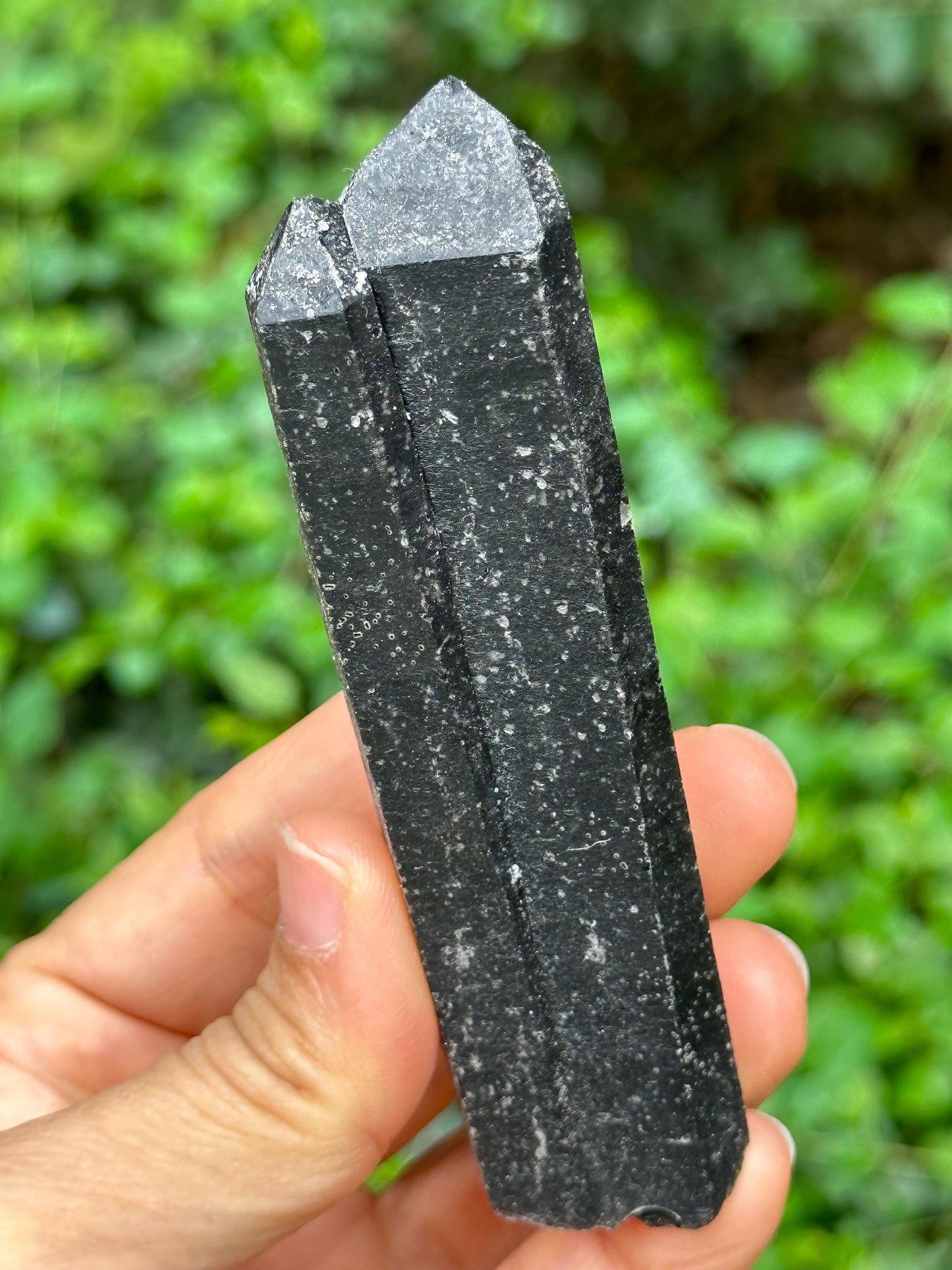 Black Morion Quartz Twins Crystal Point for Mediation,Zen,Reiki, Soulmate Aura Crystal Wand,Generator Crystal-101*25*23 mm 94 g