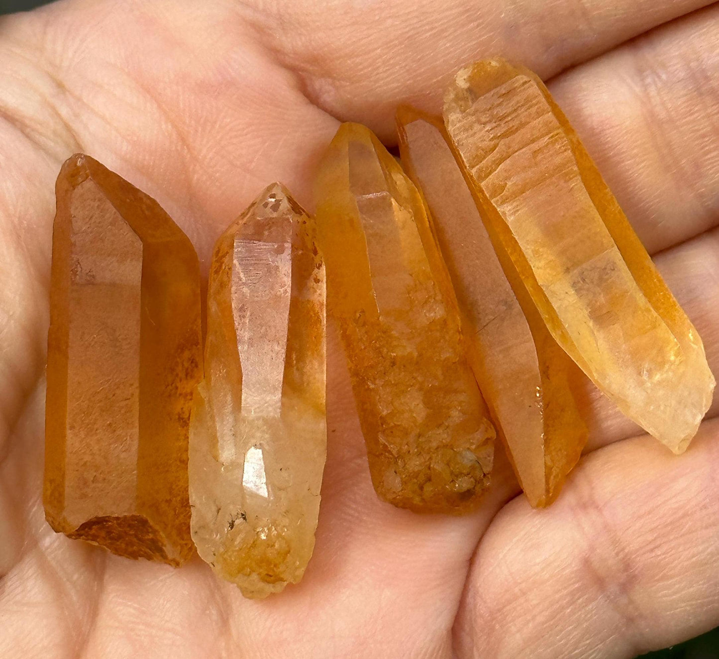 5 pcs Clear Golden Himalayan Quartz Aura Crystal/Hematite Rainbow Tibet Energy Crystal/Reiki/Healing/Meditation/Jewelry Making/Specimen