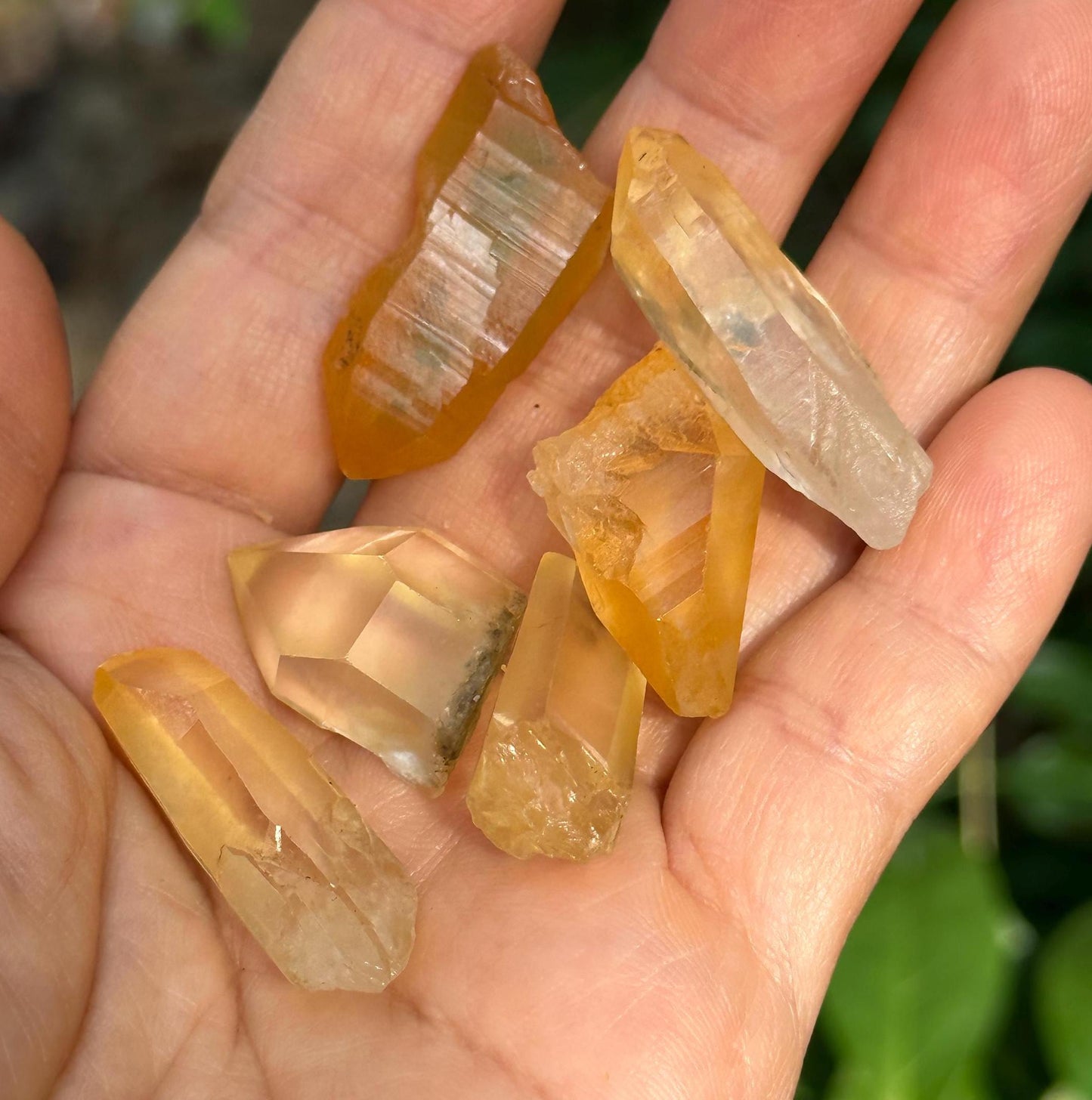 6 pcs Clear Golden Himalayan Quartz Aura Crystal/Hematite Rainbow Tibet Energy Crystal/Reiki/Healing/Meditation/Jewelry Making/Specimen